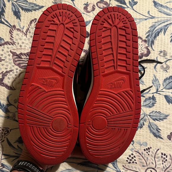 Wmns Air Jordan 1 High Zoom Comfort 'Black University Red' - Picture 9 of 14